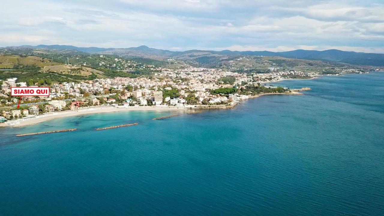 Villino Gregoraci Relais Acomodação com café da manhã Santa Marinella Exterior foto