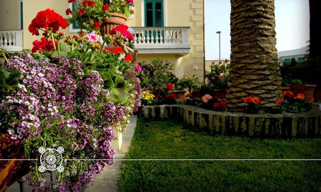 Villino Gregoraci Relais Acomodação com café da manhã Santa Marinella Exterior foto